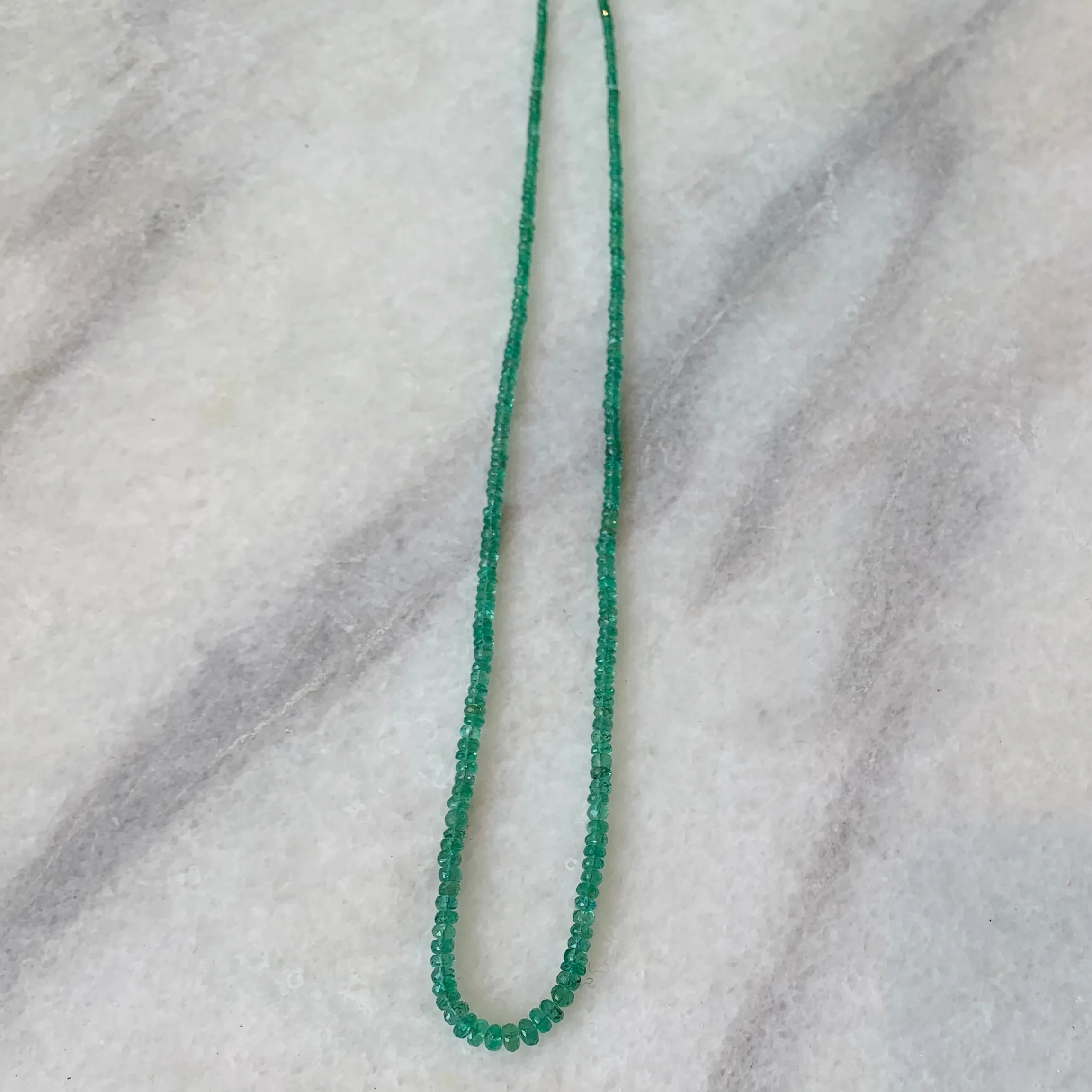 Graduated Natural Emerald Strand