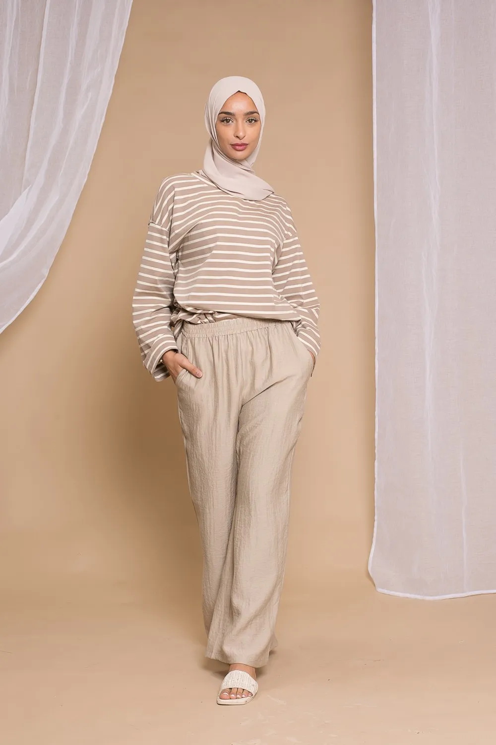 Pantalón lino beige